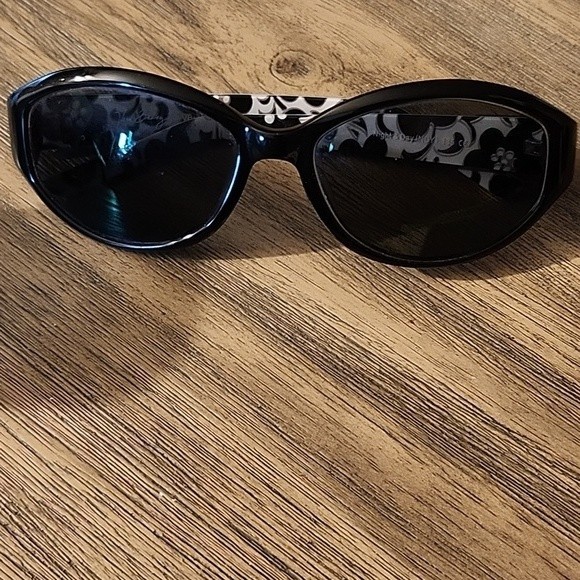 Vera Bradley Vintage Night & Day Black White Glass Frames with Glass Hard Case main image 6
